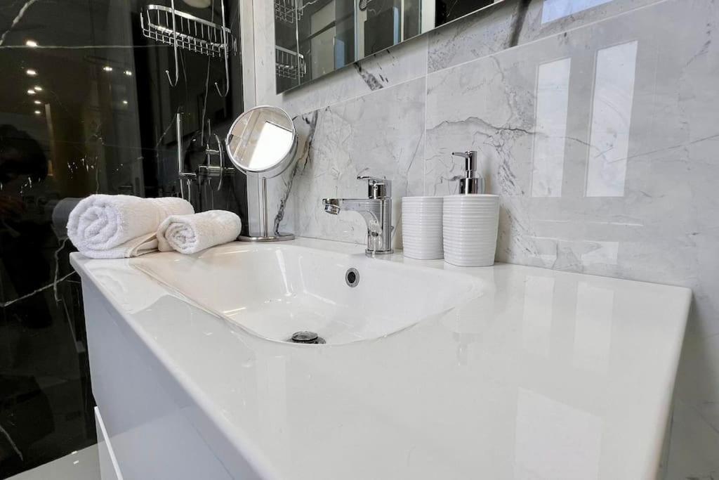 Urban House - Modern Flat Navigli Milan Center Daire Dış mekan fotoğraf